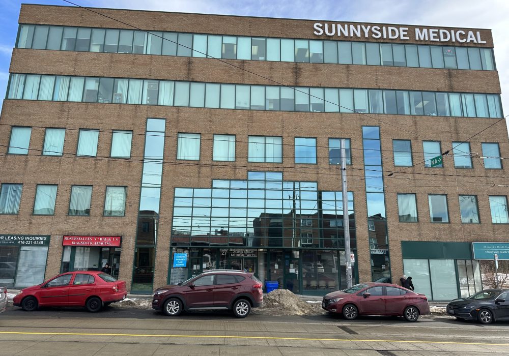 27 Roncesvalles Ave
